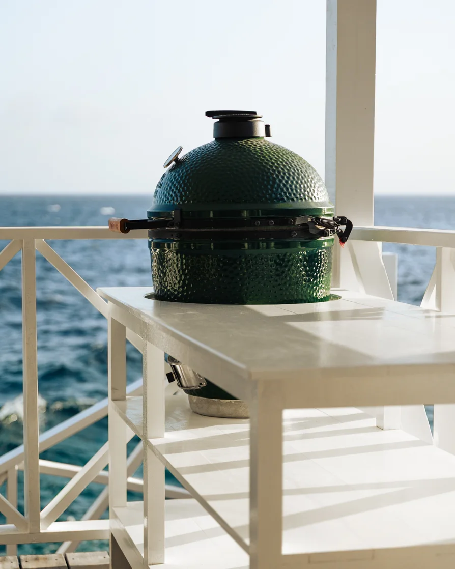 Villa Trankilo - kamado barbecue op het terras