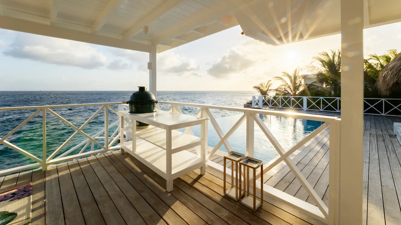 Villa Trankilo - veranda in de avondzon